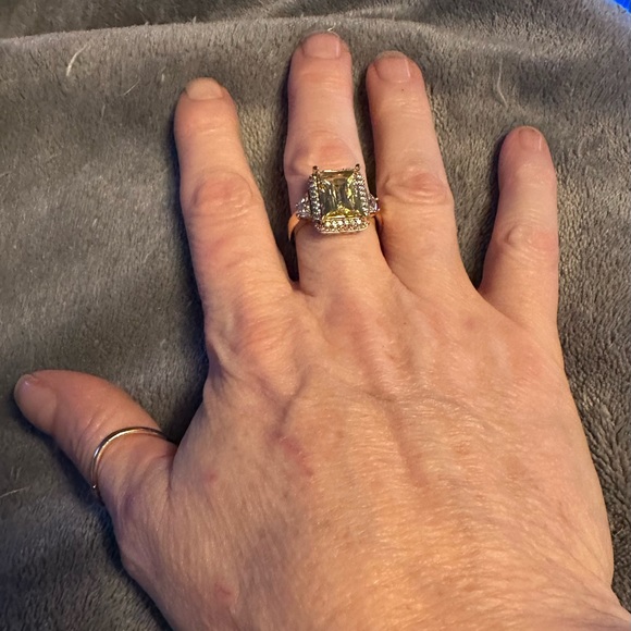 Gorgeous Tycoon brand emerald cut CZ yellow diamond ring - Picture 11 of 13